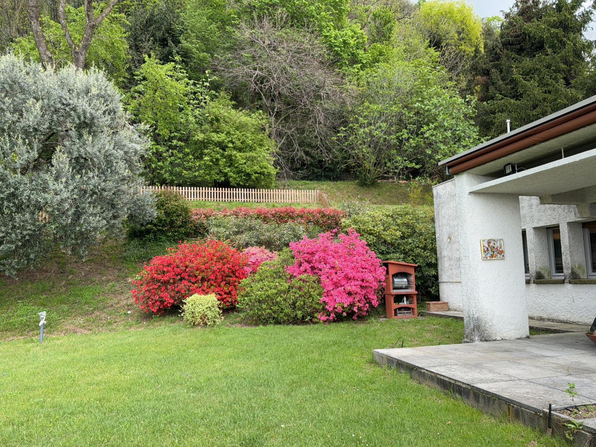 Villa Rossini Tavernerio Bagian luar foto